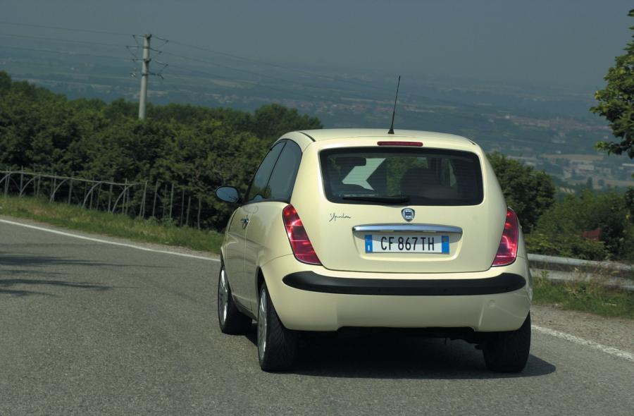  Lancia Ypsilon 2003 года  (фото 67 из 114)